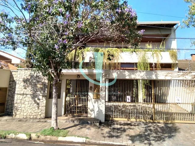 Casa com 528m² 3 quartos e 4 banheiros, à venda, no bairro Vila José Bonifácio em Araraquara