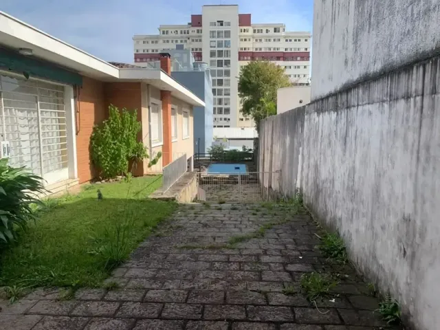 Casa 3 quartos e 2 banheiros, à venda, no bairro Alto da Glória em Curitiba
