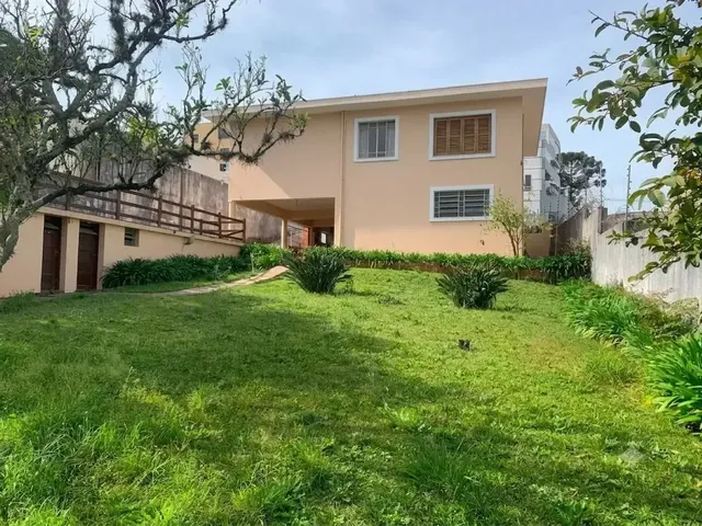 Casa 3 quartos e 2 banheiros, à venda, no bairro Alto da Glória em Curitiba