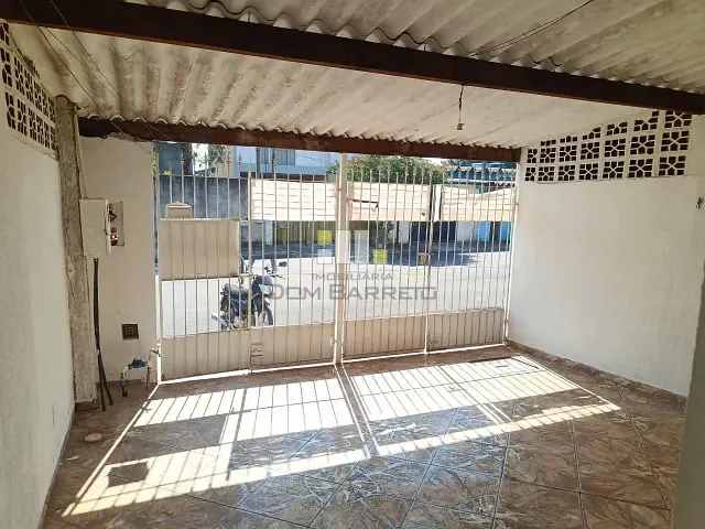 Casa 2 quartos e 1 banheiro, para alugar, no bairro Parque Santo Antônio (Nova Veneza) em Sumaré