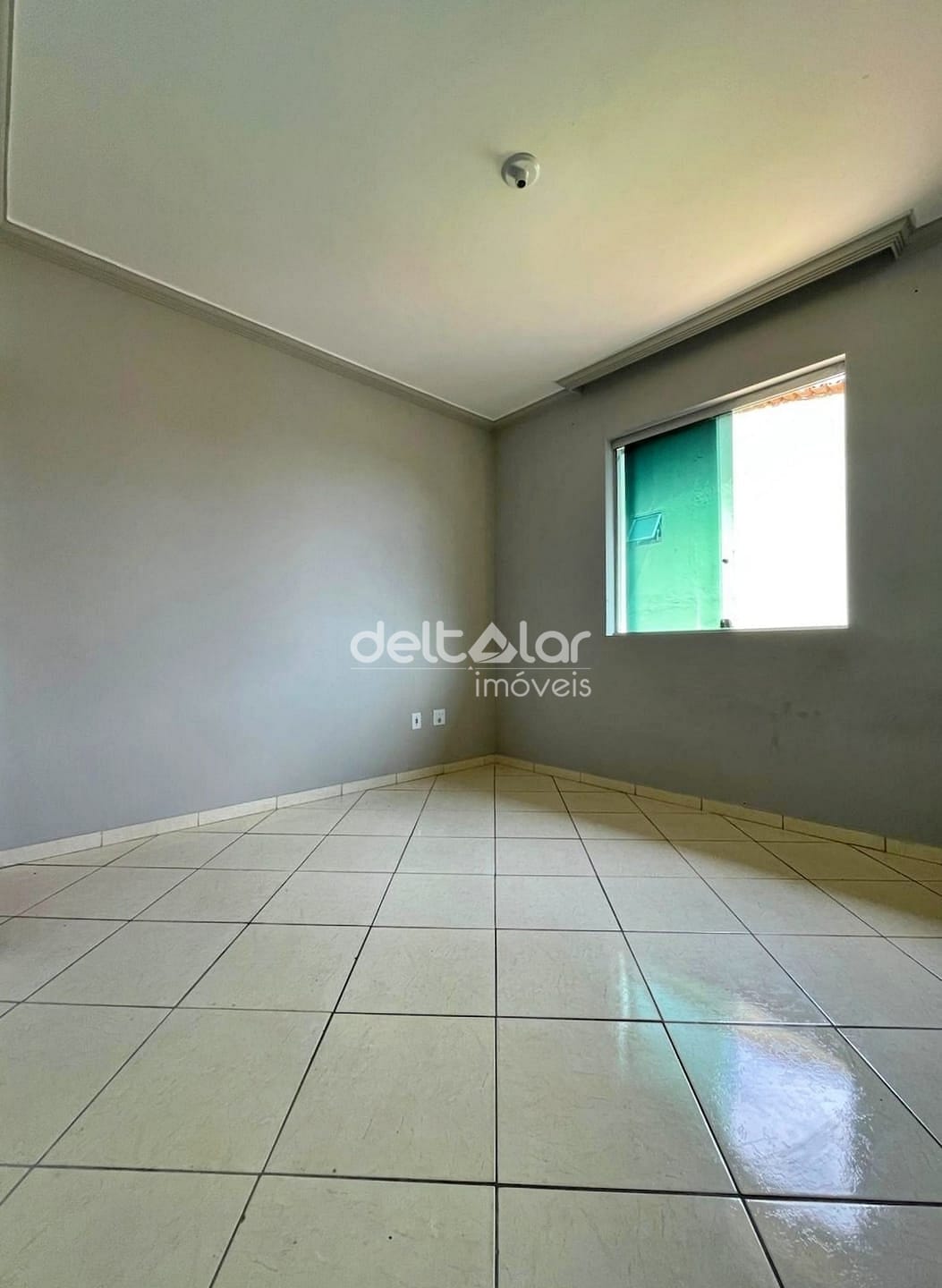 Casa à venda com 2 quartos, 70m² - Foto 3