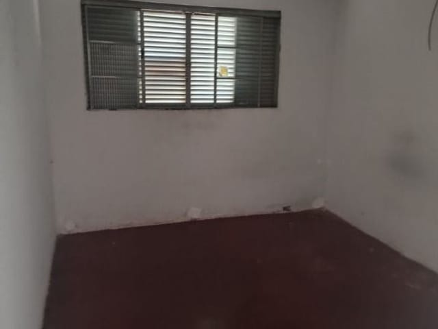 Casa com 250m² 1 quarto e 1 banheiro, para alugar, no bairro Vila Xavier em Birigüi