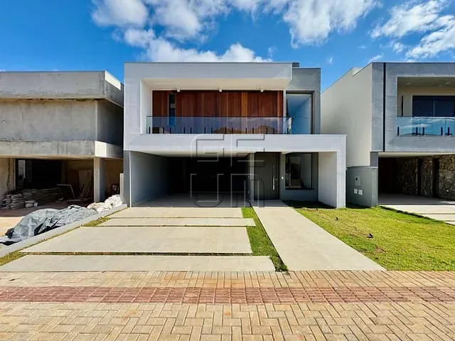 Casa com 264m² 3 quartos e 5 banheiros, à venda, no bairro Taua Araçari em Londrina
