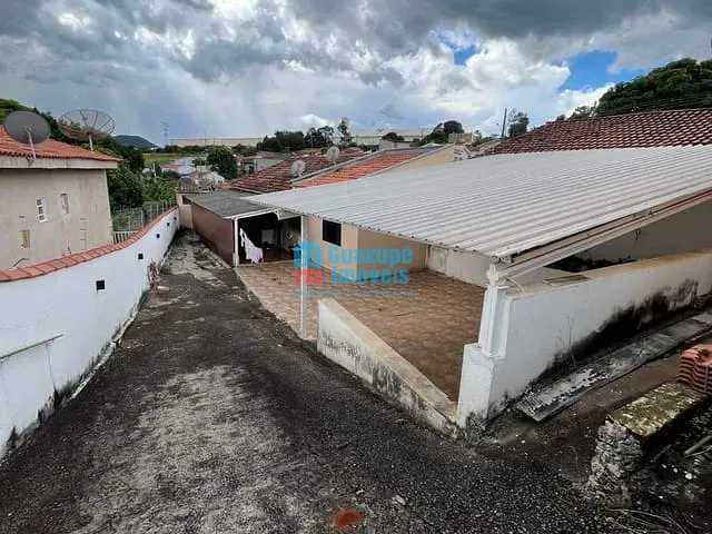 Casa com 300m² 2 quartos e 2 banheiros, à venda, no bairro Residencial Colina em Guaxupé