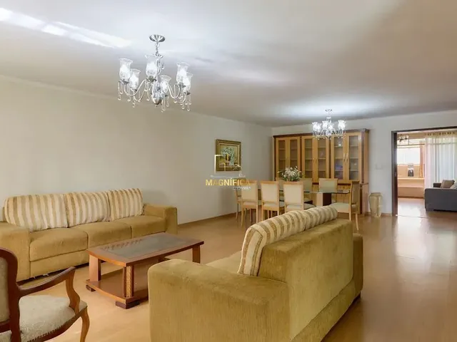 Casa 4 quartos e 5 banheiros, à venda, no bairro Novo Mundo em Curitiba