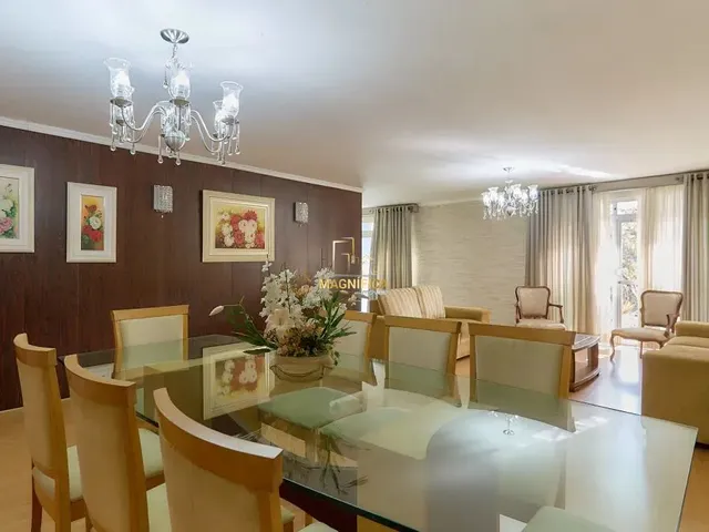 Casa 4 quartos e 5 banheiros, à venda, no bairro Novo Mundo em Curitiba