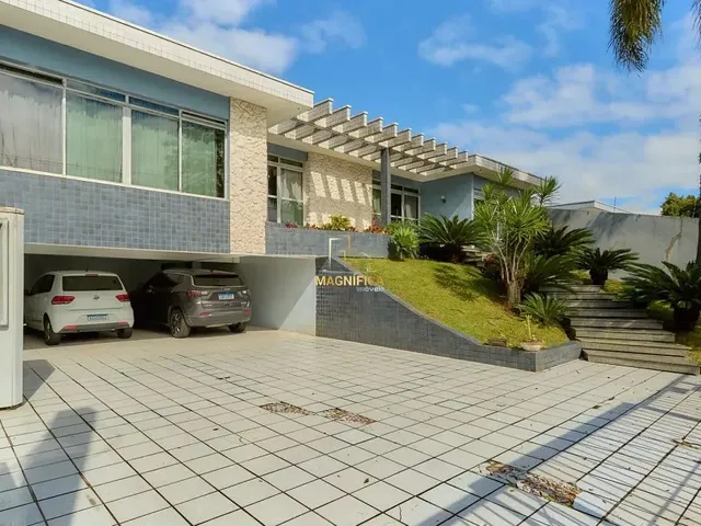 Casa 4 quartos e 5 banheiros, à venda, no bairro Novo Mundo em Curitiba