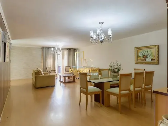 Casa 4 quartos e 5 banheiros, à venda, no bairro Novo Mundo em Curitiba