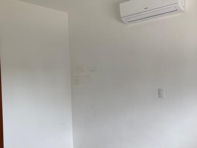Casa com 300m² 4 quartos e 5 banheiros, à venda, no bairro Piracangaguá em Taubaté