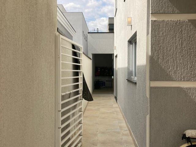 Casa com 300m² 4 quartos e 5 banheiros, à venda, no bairro Piracangaguá em Taubaté