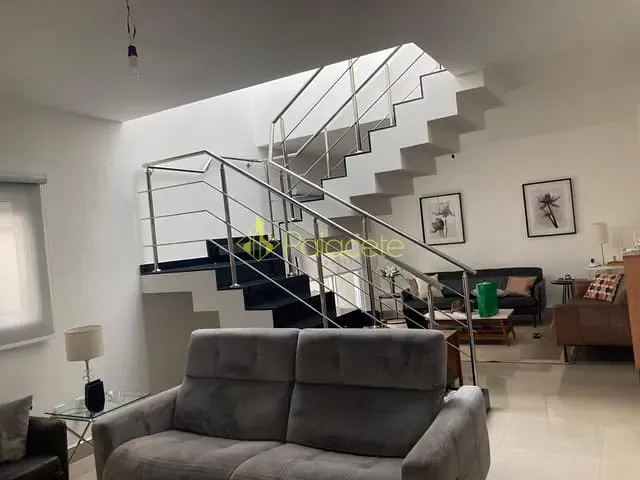 Casa com 300m² 4 quartos e 5 banheiros, à venda, no bairro Piracangaguá em Taubaté
