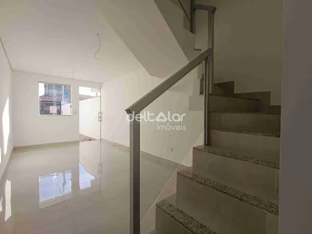 Casa com 75m² 2 quartos e 3 banheiros, à venda, no bairro Floramar em Belo Horizonte