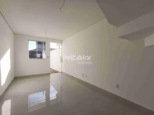 Casa com 75m² 2 quartos e 3 banheiros, à venda, no bairro Floramar em Belo Horizonte