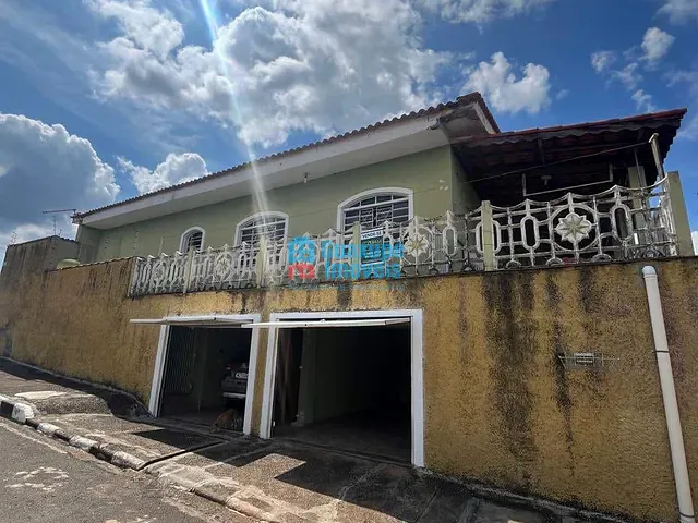 Casa com 275m² 2 quartos e 2 banheiros, à venda, no bairro Vila Magalhães em Guaxupé