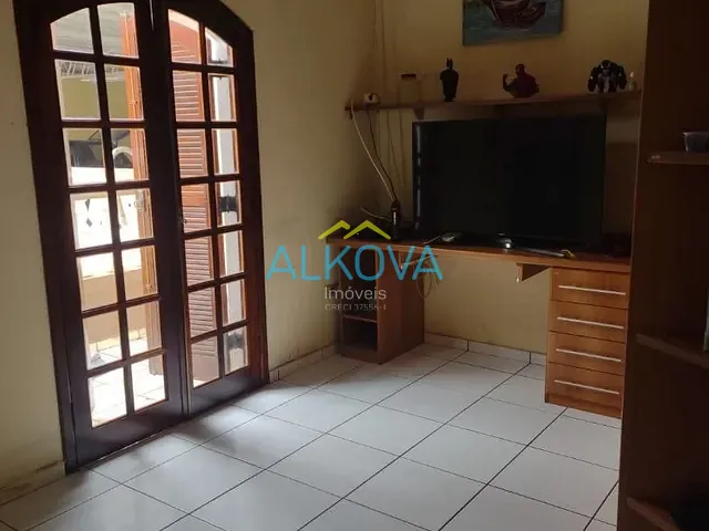 Casa com 500m² 6 quartos e 3 banheiros, à venda, no bairro Bosque dos Eucaliptos em São José dos Campos