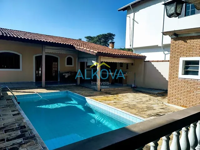 Casa com 500m² 6 quartos e 3 banheiros, à venda, no bairro Bosque dos Eucaliptos em São José dos Campos