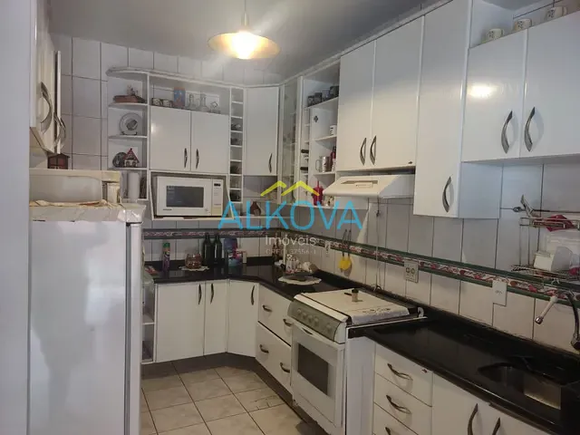 Casa com 500m² 6 quartos e 3 banheiros, à venda, no bairro Bosque dos Eucaliptos em São José dos Campos