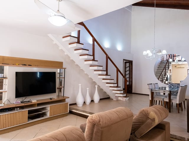 Foto do Casa - Casa à venda no Laranjal, Pelotas: 3 suítes, 5 banheiros, 7 vagas, 292 m², piscina, churrasqueira, piso cerâmico e portão eletrônico. | UP Imóveis