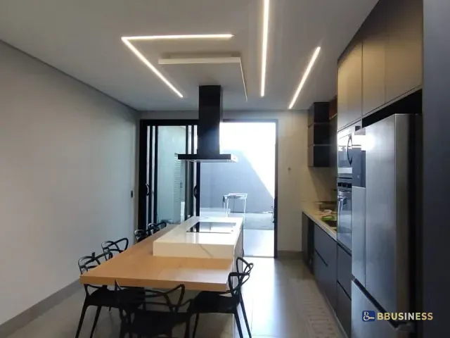 Casa 3 quartos e 3 banheiros, à venda, no bairro Residencial Jardim do Jatobá em Hortolândia
