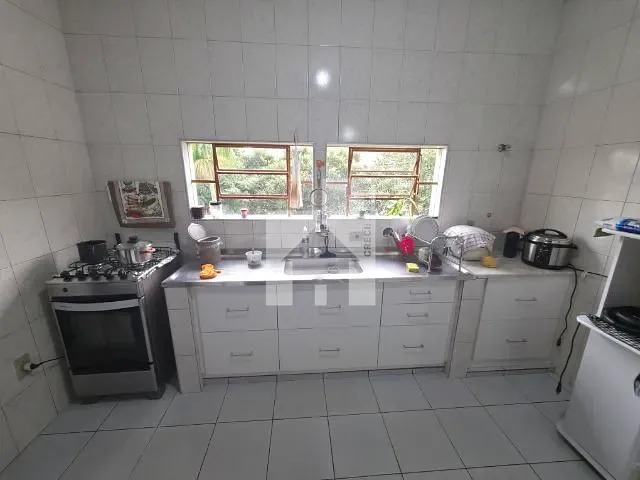 Casa com 600m² 4 quartos e 3 banheiros, à venda, no bairro Jardim Quintas das Videiras em Jundiaí