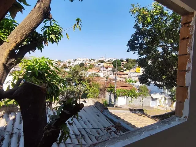 Casa com 121m² 3 quartos e 2 banheiros, à venda, no bairro Santa Amélia em Belo Horizonte
