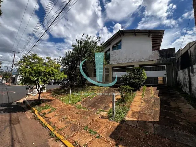 Casa com 387m², à venda, no bairro Centro em Araraquara