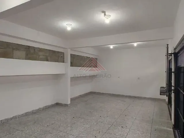 Casa com 300m² 3 quartos e 2 banheiros, para alugar, no bairro Matriz em Mauá