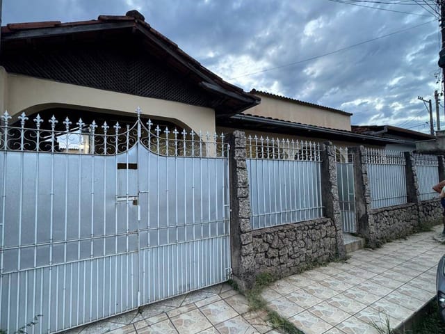 Casa 3 quartos e 3 banheiros, à venda, no bairro Amaro Lanari em Coronel Fabriciano