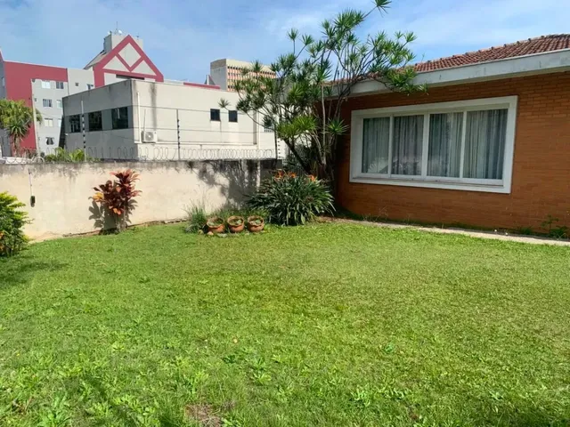 Casa 3 quartos e 2 banheiros, para alugar, no bairro Alto da Glória em Curitiba