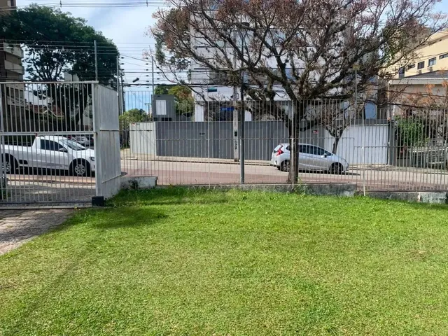 Casa 3 quartos e 2 banheiros, para alugar, no bairro Alto da Glória em Curitiba