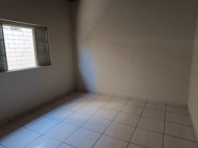 Casa para alugar, no bairro Centro em Birigüi