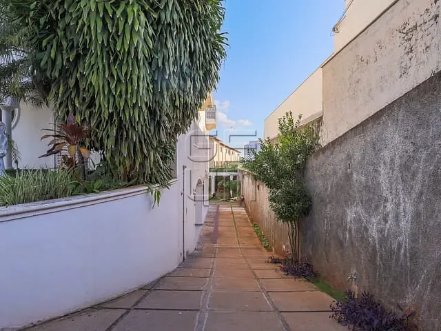 Casa com 1010m², para alugar, no bairro Santos Dumont  em Londrina