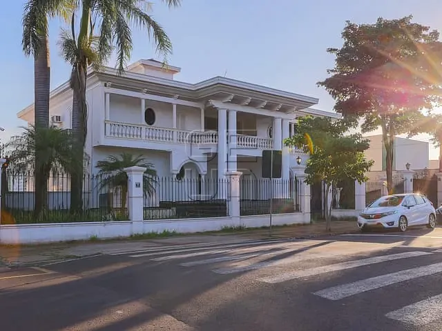 Casa com 1010m², para alugar, no bairro Santos Dumont  em Londrina