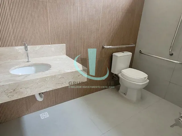 Casa com 420m² 2 quartos e 2 banheiros, à venda, no bairro CENTRO em Araraquara