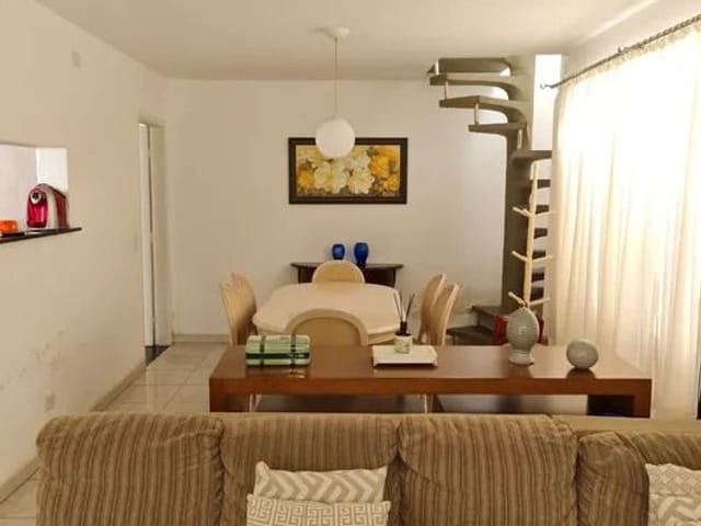 Casa com 250m² 6 quartos e 4 banheiros, à venda, no bairro Km 18 em Osasco