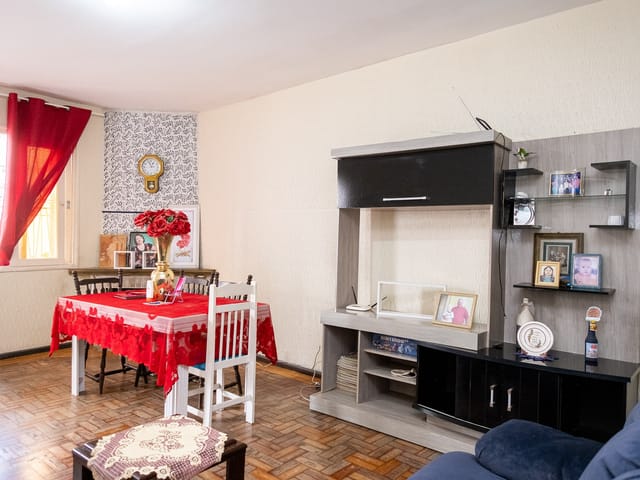 Casa 3 quartos e 4 banheiros, à venda, no bairro Centro em Pelotas