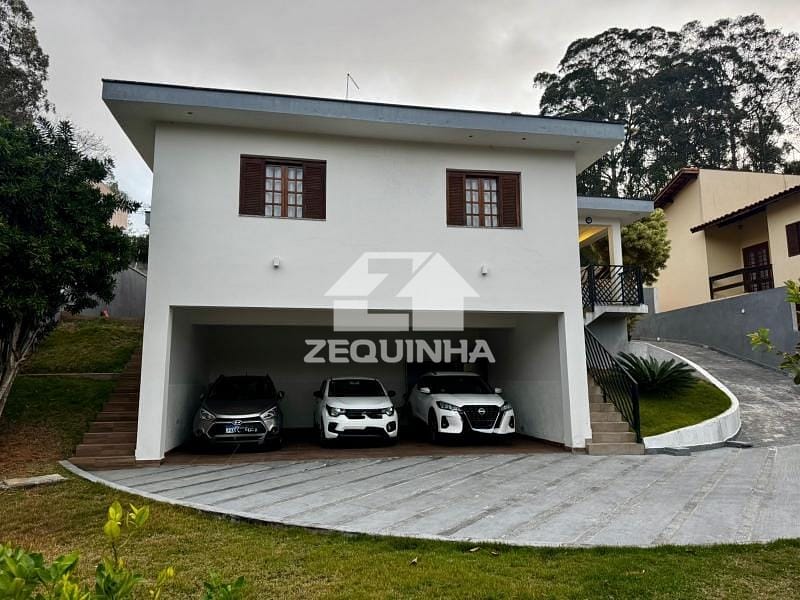 Casa à venda com 4 quartos, 369m² - Foto 1