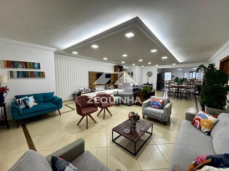 Casa à venda com 4 quartos, 369m² - Foto 6