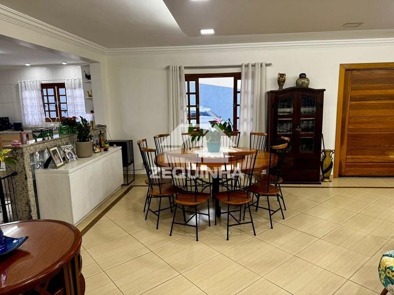 Casa à venda com 4 quartos, 369m² - Foto 8