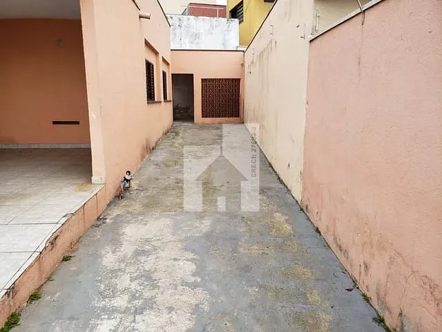 Casa com 300m² 2 quartos e 1 banheiro, à venda, no bairro Jardim Pacaembu em Jundiaí