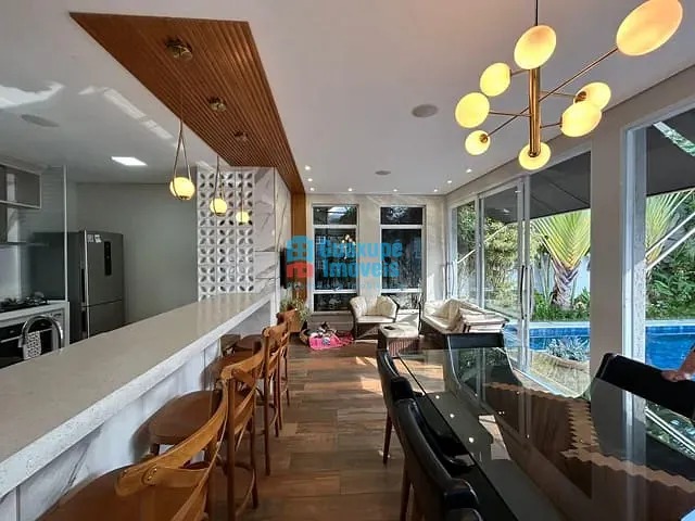 Casa com 920m² 3 quartos e 2 banheiros, à venda, no bairro Jardim Nova Guaxupé em Guaxupé