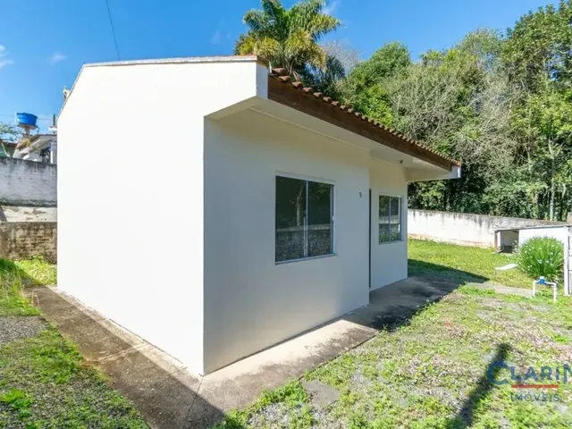 Casa 2 quartos e 1 banheiro, à venda, no bairro JARDIM ITAQUI em Campo Largo