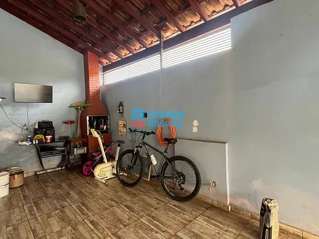 Casa com 250m² 3 quartos e 1 banheiro, à venda, no bairro Bela Vista em Guaxupé