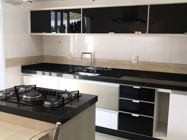 Casa com 250m² 3 quartos e 4 banheiros, à venda, no bairro Jardim São Carlos em Sorocaba