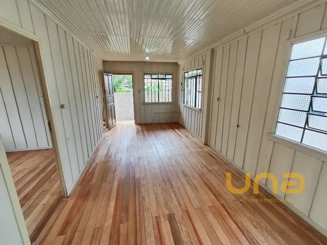 Casa 2 quartos e 1 banheiro, para alugar, no bairro FANNY em Curitiba