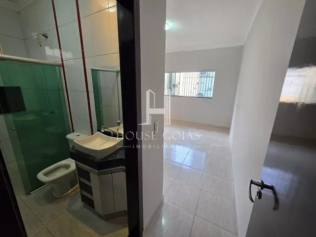 Casa com 300m² 3 quartos e 2 banheiros, à venda, no bairro Setor Cristina II em Trindade