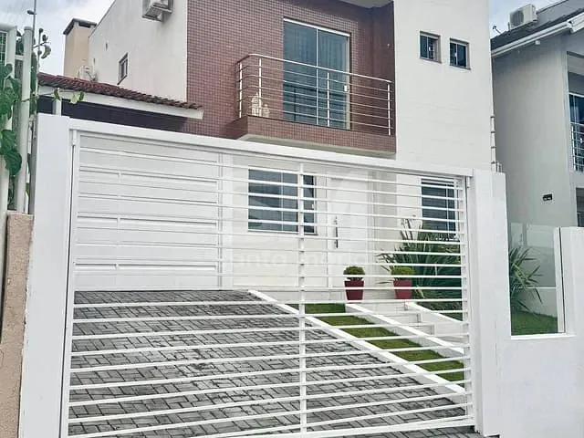 Casa com 200m² 3 quartos e 3 banheiros, à venda, no bairro Passo dos Fortes em Chapecó