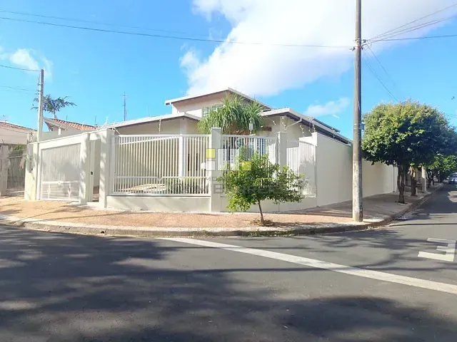 Casa com 285m² 4 quartos e 2 banheiros, para alugar, no bairro Parque Franceschini em Sumaré