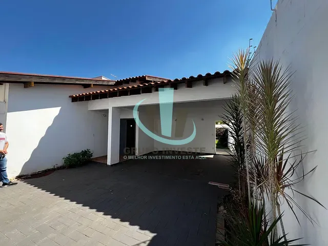 Casa com 600m² 3 quartos e 5 banheiros, para alugar, no bairro Vila Harmonia em Araraquara