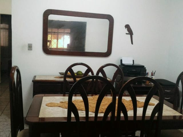 Casa com 250m² 2 quartos e 1 banheiro, à venda, no bairro Azeredo em Pindamonhangaba